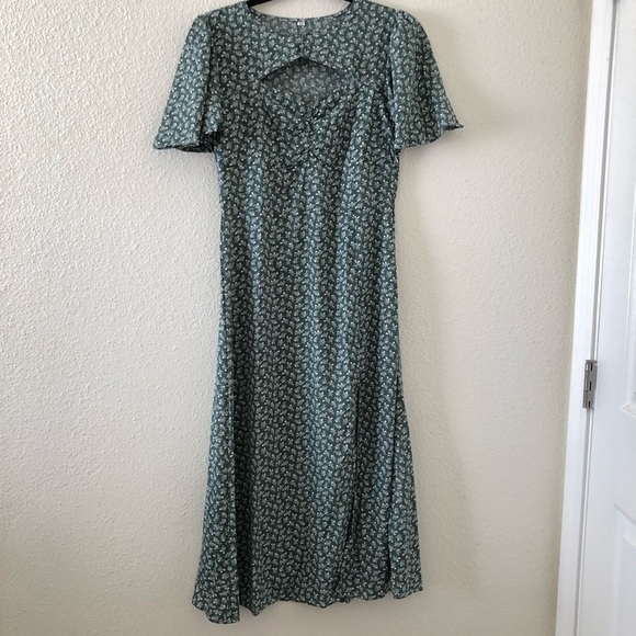 Sage green and white floral midi dress size medium - Picture 2 of 8